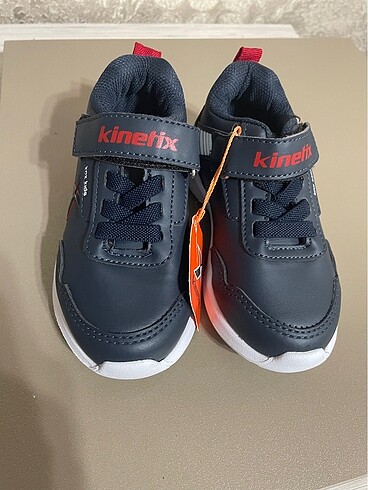 23 Beden Kinetix erkek çocuk spor ayakkabı