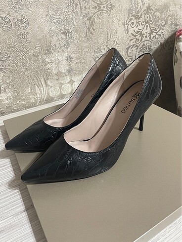 Butigo stiletto