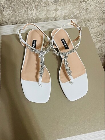 Nine west parmak arası terlik