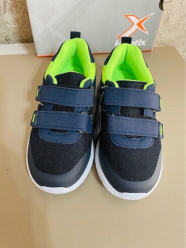 25 Beden Kinetix erkek çocuk spor ayakkabı