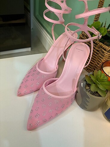 Bershka topuklu ayakkabı - Görsel 3