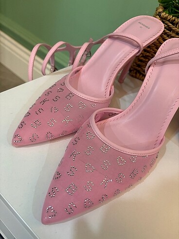 Bershka topuklu ayakkabı - Görsel 5