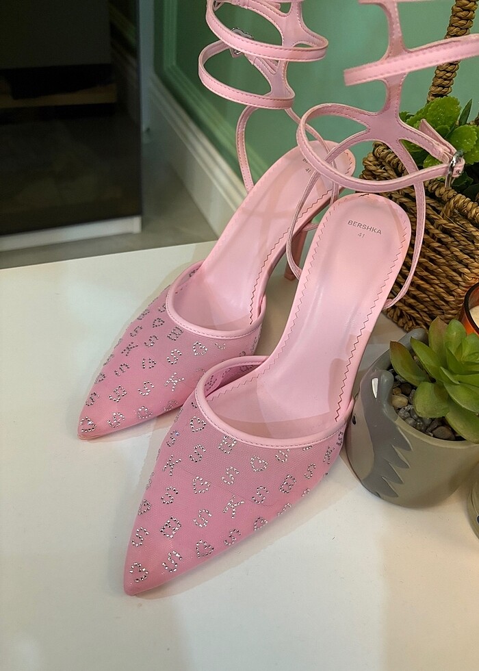 Bershka topuklu ayakkabı - Görsel 3
