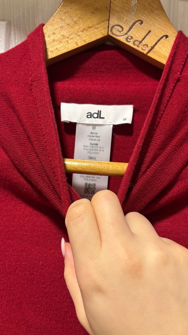 Adl Kırmızı Boğazlı Kadın Triko Kazak - Görsel 3