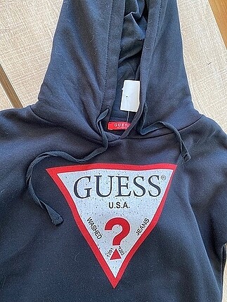 Guess sweatshirt etiketli