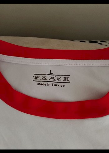 Kırmızı Beyaz Baskılı Erkek Tişört - Görsel 2