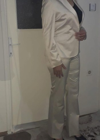 Bej Düğmeli Kadın Ofis Blazeri - Görsel 3