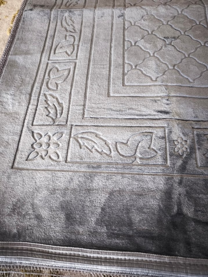 Gri kadife seccade - Görsel 2