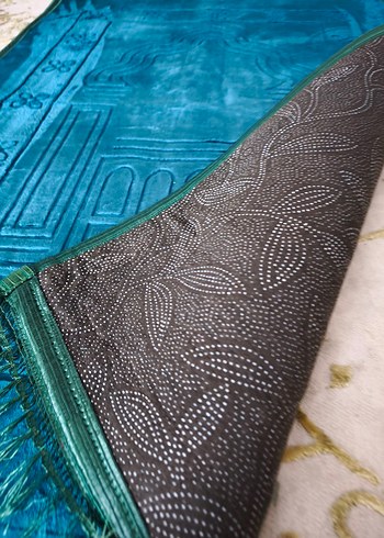 İşlemeli Koyu Mavi Geleneksel Halı - Görsel 4