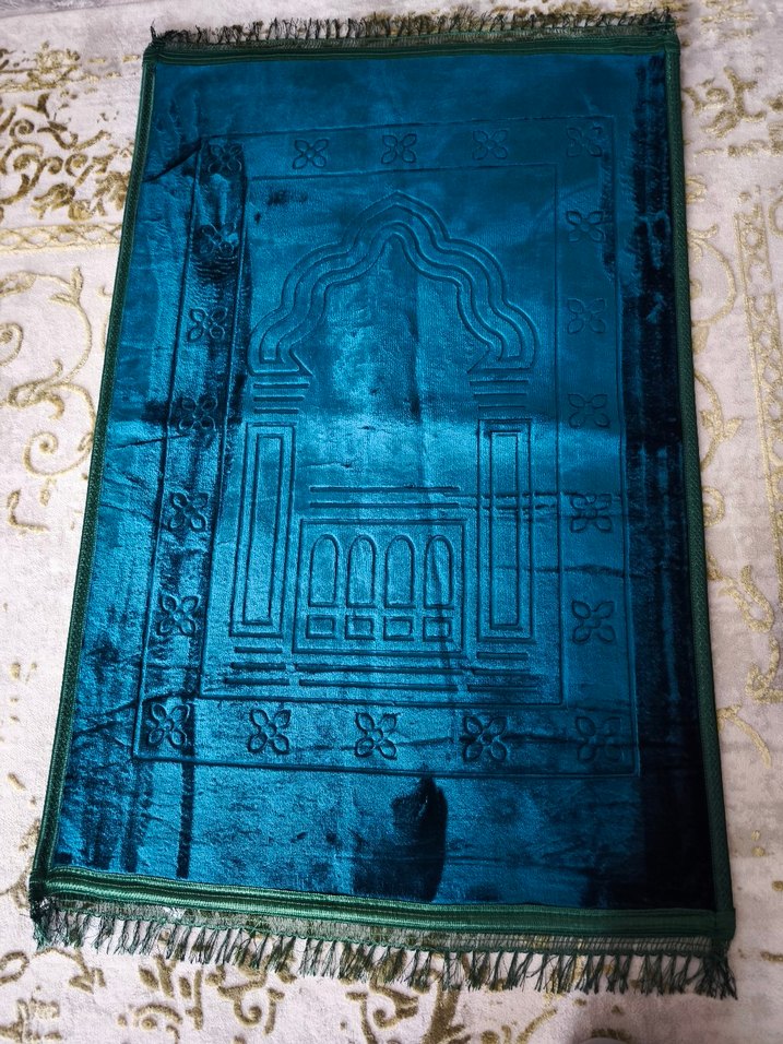 İşlemeli Koyu Mavi Geleneksel Halı - Görsel 2