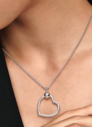 Pandora moments charm kolye 