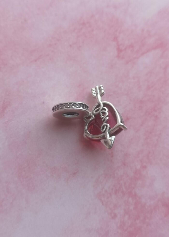 Pandora Kırmızı Kalp ve Ok Murano Cam Sallantılı Charm - Görsel 5