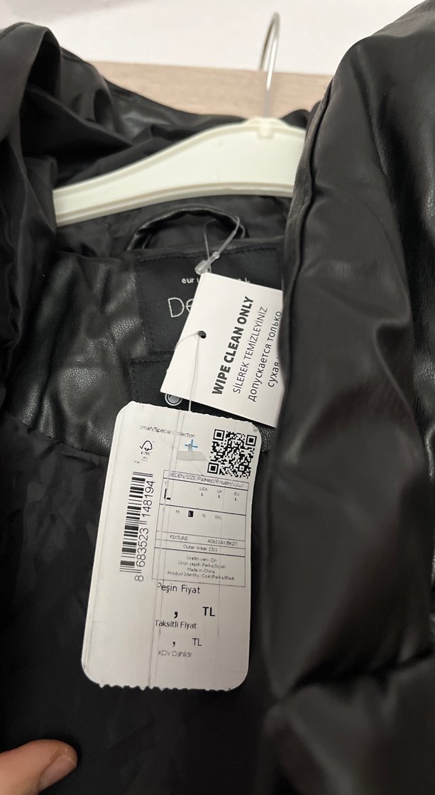 Siyah Deri Uzun Düğmeli Kadın Kışlık Mont - Görsel 2