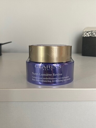 CLARİNS Nutri-Lumiere Revive