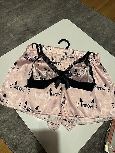 Diğer Saten Pijama Takımı