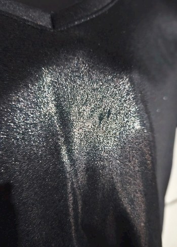 Parlak Siyah Deri görünümlü V Yaka tişört - Görsel 5