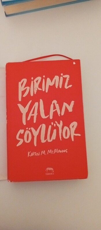  BİRİMİZ YALAN SÖYLÜYOR 