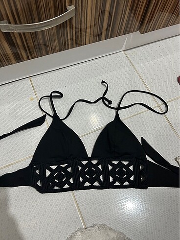 Bikini üstü