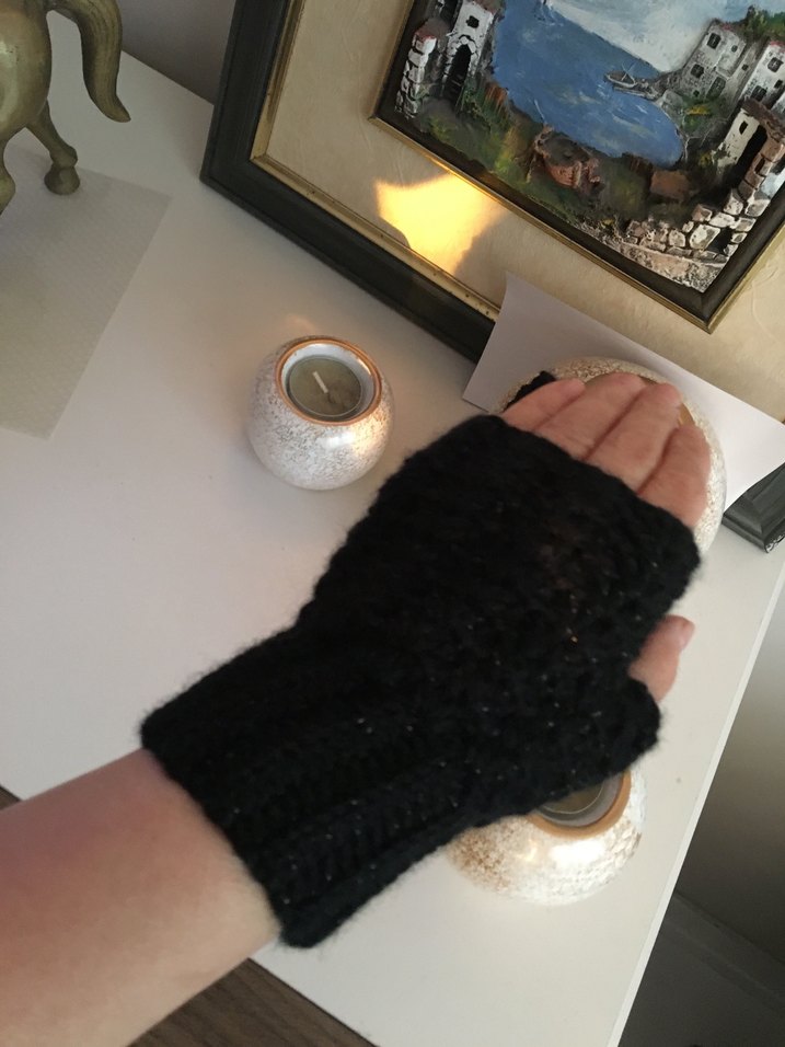 Siyah Örgü Kadın Eldiveni - Görsel 4