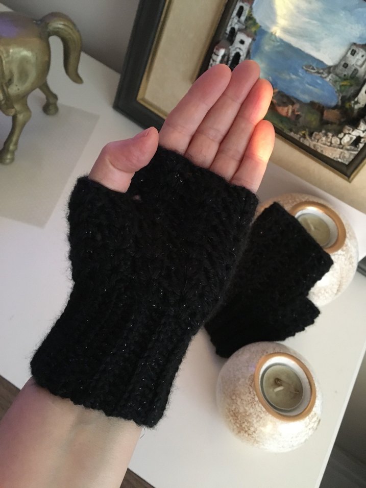Siyah Örgü Kadın Eldiveni - Görsel 2