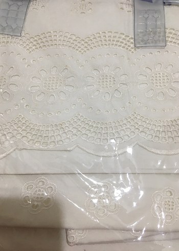 İşlemeli Fistolu Çift Kişilik Nevresim Takımı - Görsel 12