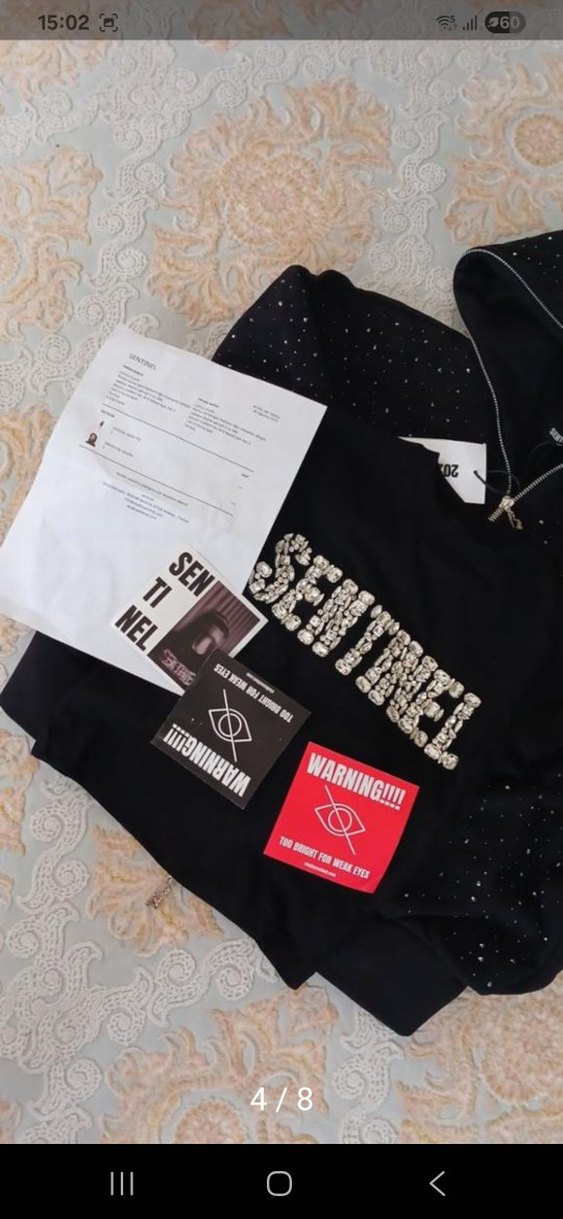 CRYSTAL TEE SENTINEL
Kadın Siyah Payetli Mini Tişört - Görsel 2