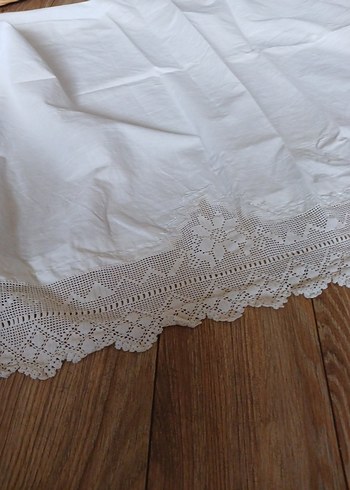 El İşlemeli Dantel Kenarlı Beyaz Kumaş - Görsel 6
