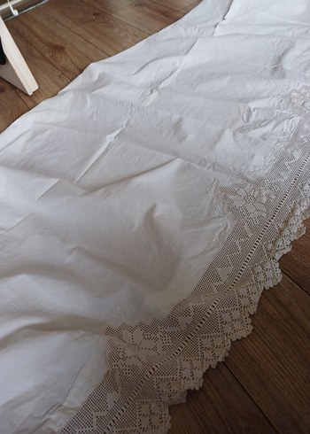 El İşlemeli Dantel Kenarlı Beyaz Kumaş - Görsel 4
