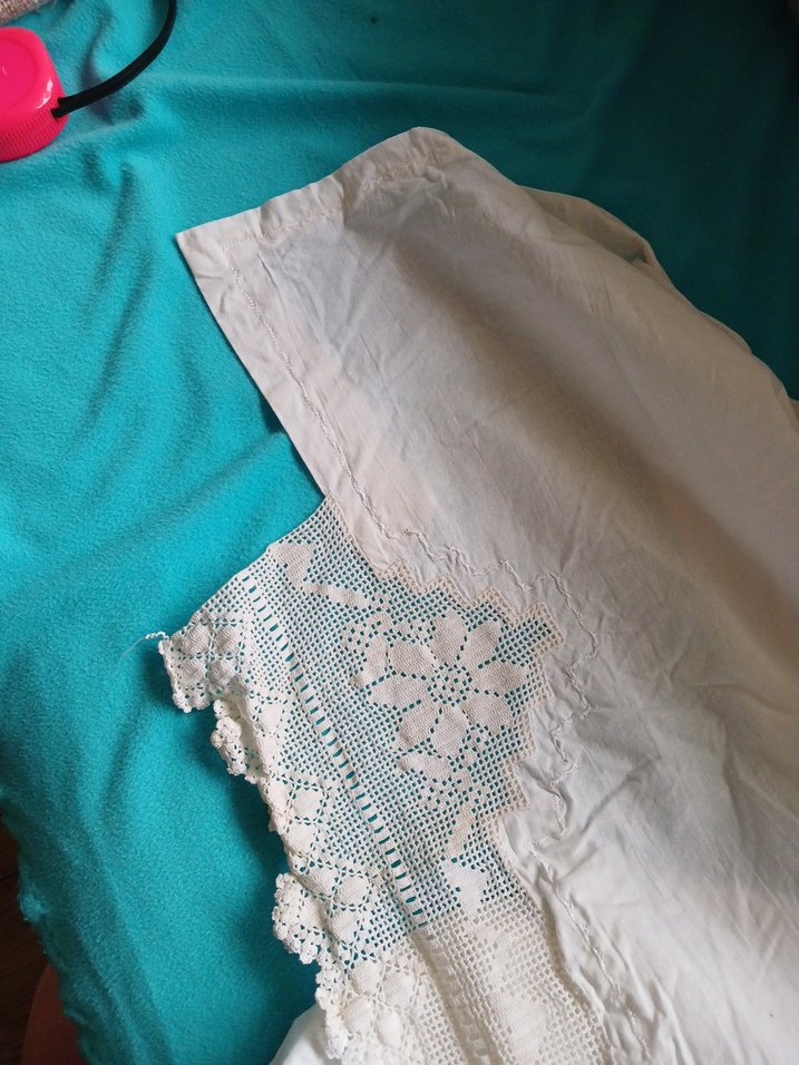 El İşlemeli Dantel Kenarlı Beyaz Kumaş - Görsel 5