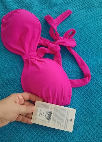 42 beden xl fuşya bikini üst etiketli