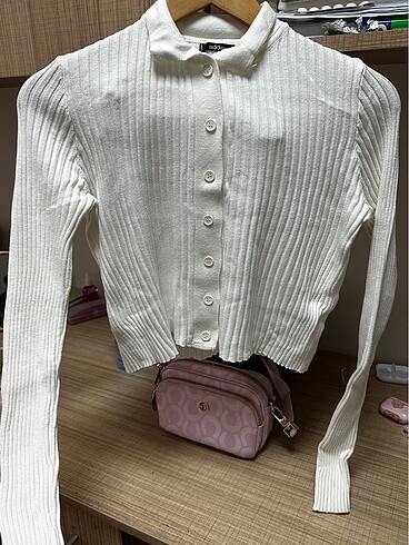 LOLITA LEMPICKA CROP ÜST