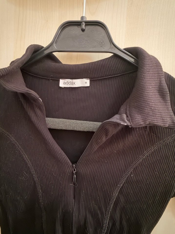 Siyah Fermuarlı Uzun Kollu Crop Top - Görsel 2