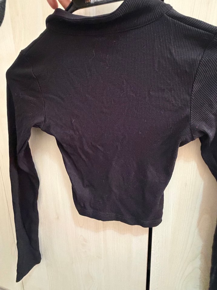 Siyah Fermuarlı Uzun Kollu Crop Top - Görsel 3