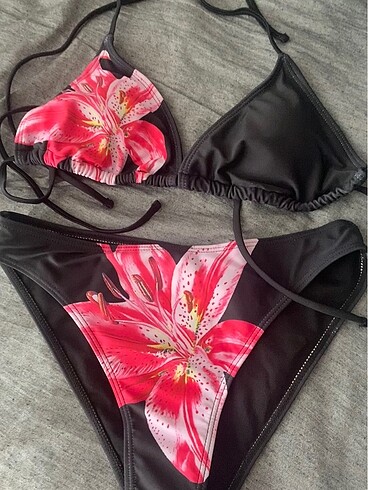 Diğer çiçek desenli bikini