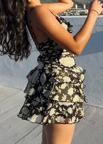 H&M Desenli Mini Fırfırlı Elbise