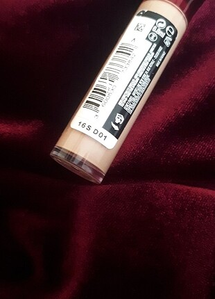 Maybelline Göz altı kapatıcısı aydınlatıcı