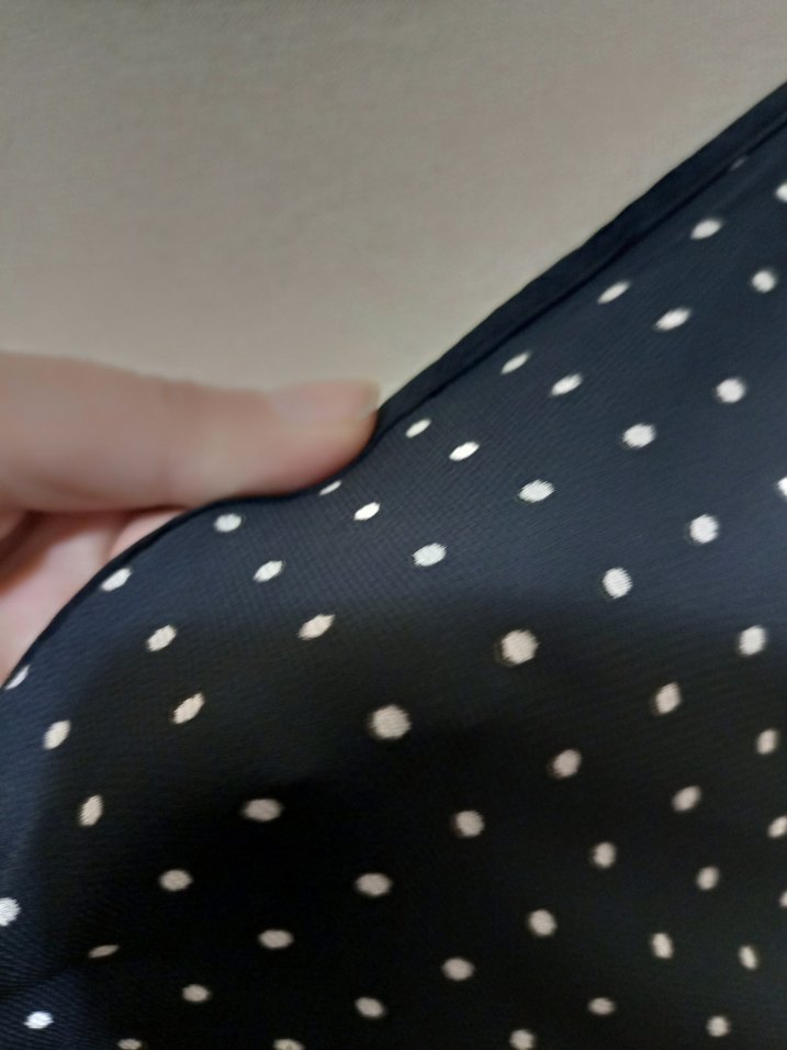 Siyah Puantiyeli V Yaka  Kadın bluz - Görsel 5