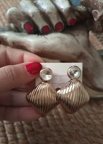 Altın Renkli Pilili Mini Küpe - Görsel 2