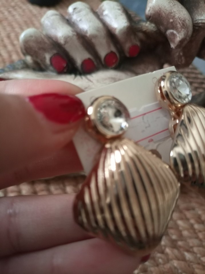 Altın Renkli Pilili Mini Küpe - Görsel 4