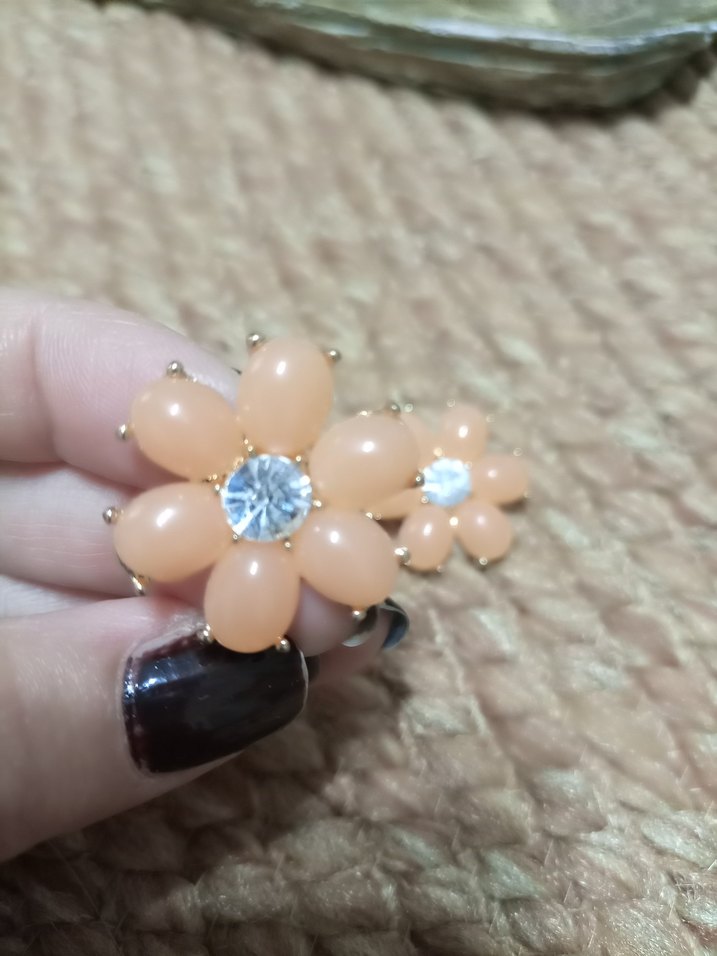 Bej Çiçek Boncuklu kupe - Görsel 2