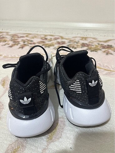 38 Beden siyah Renk Adidas spor ayakkabı