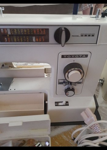 Toyota Model 2222 Dikiş Makinesi Beyaz almanyadan geldi