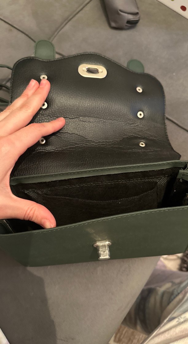 Tokalı Koyu Yeşil Deri Kadın Çanta - Görsel 3