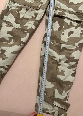 Bej Kamuflaj Desenli Rahat Kesim Kadın Pantolon - Görsel 6