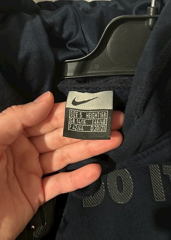 Siyah Kapüşonlu Nike Sweatshirt - Görsel 3