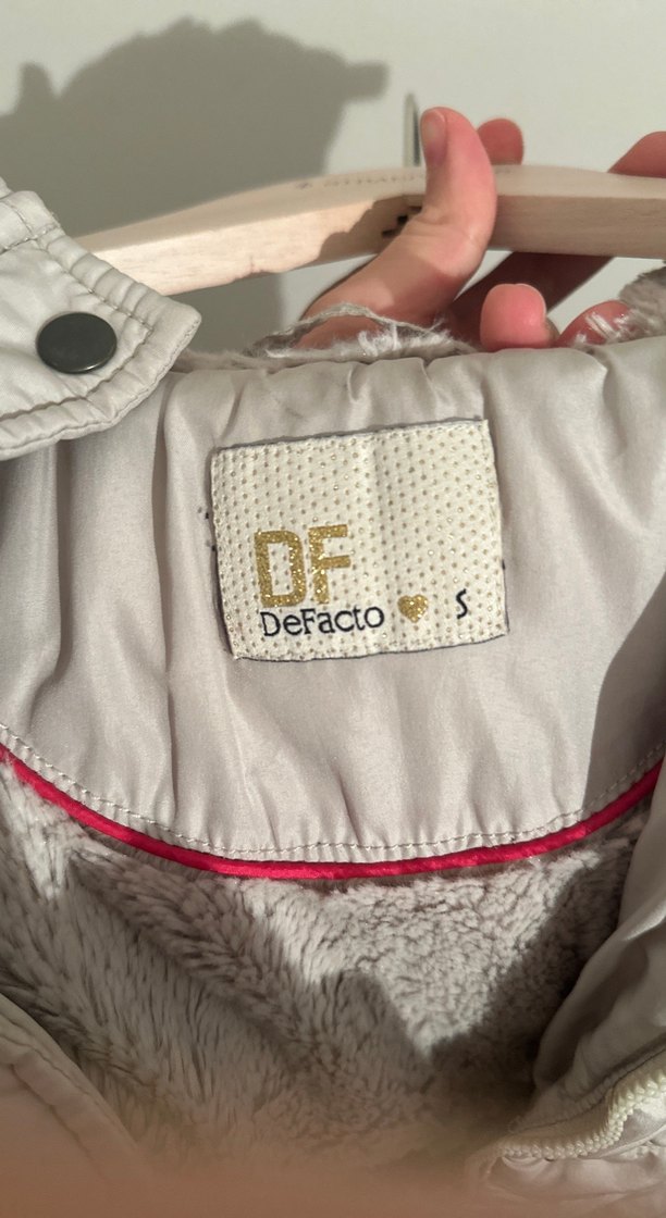 Bej Düğmeli Kadın Yelek - Görsel 3