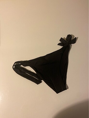 Siyah Bikini Altı