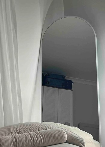 Beyaz Çerçeveli Ayaklı Dekoratif Ayna - Görsel 2