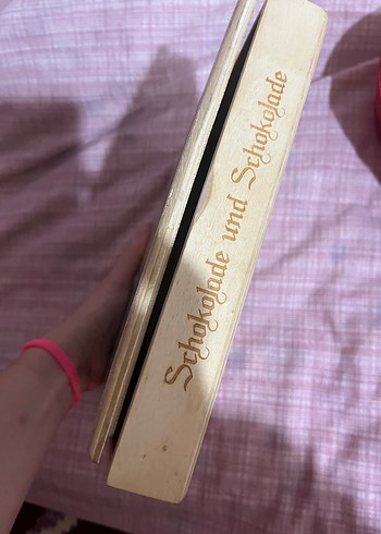 Altın Renkli Pastel Tonlarda Şehir Manzarası Tablosu - Görsel 3