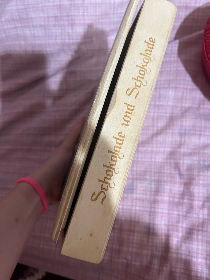 Altın Renkli Pastel Tonlarda Şehir Manzarası Tablosu - Görsel 3